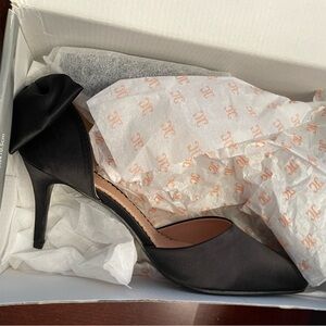 NIB Chic Black Satin Heels with Bow Detail 11M